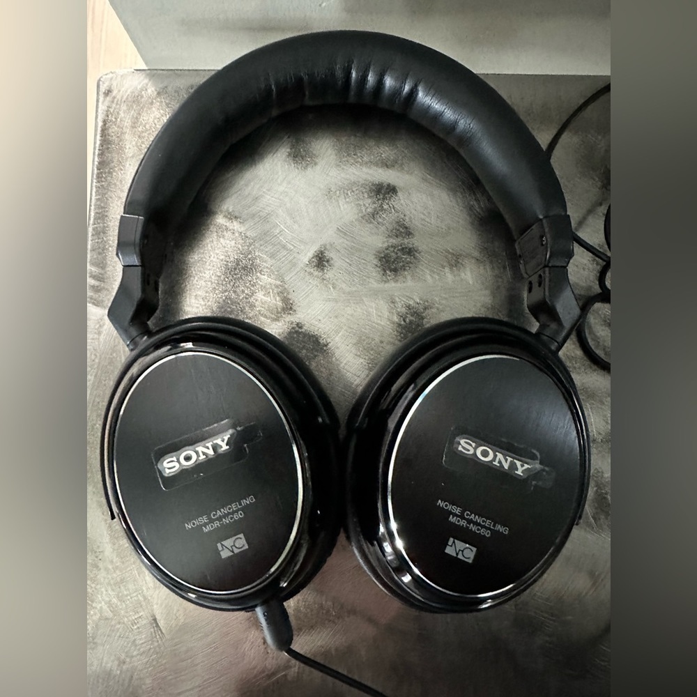 Sony Noise Cancelling Headphones MDRNC60